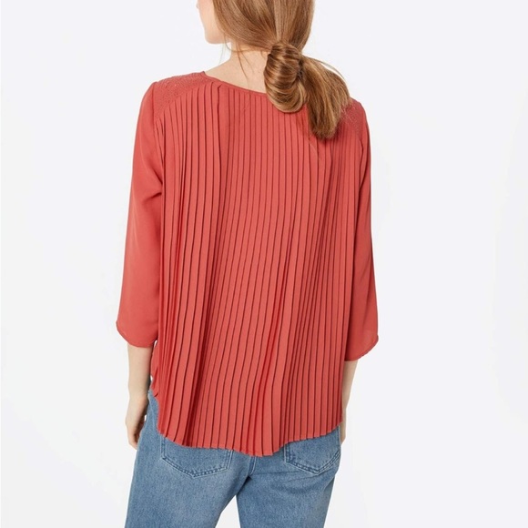 *SOLD* Vero Moda Coral Swing Top - Picture 1 of 6